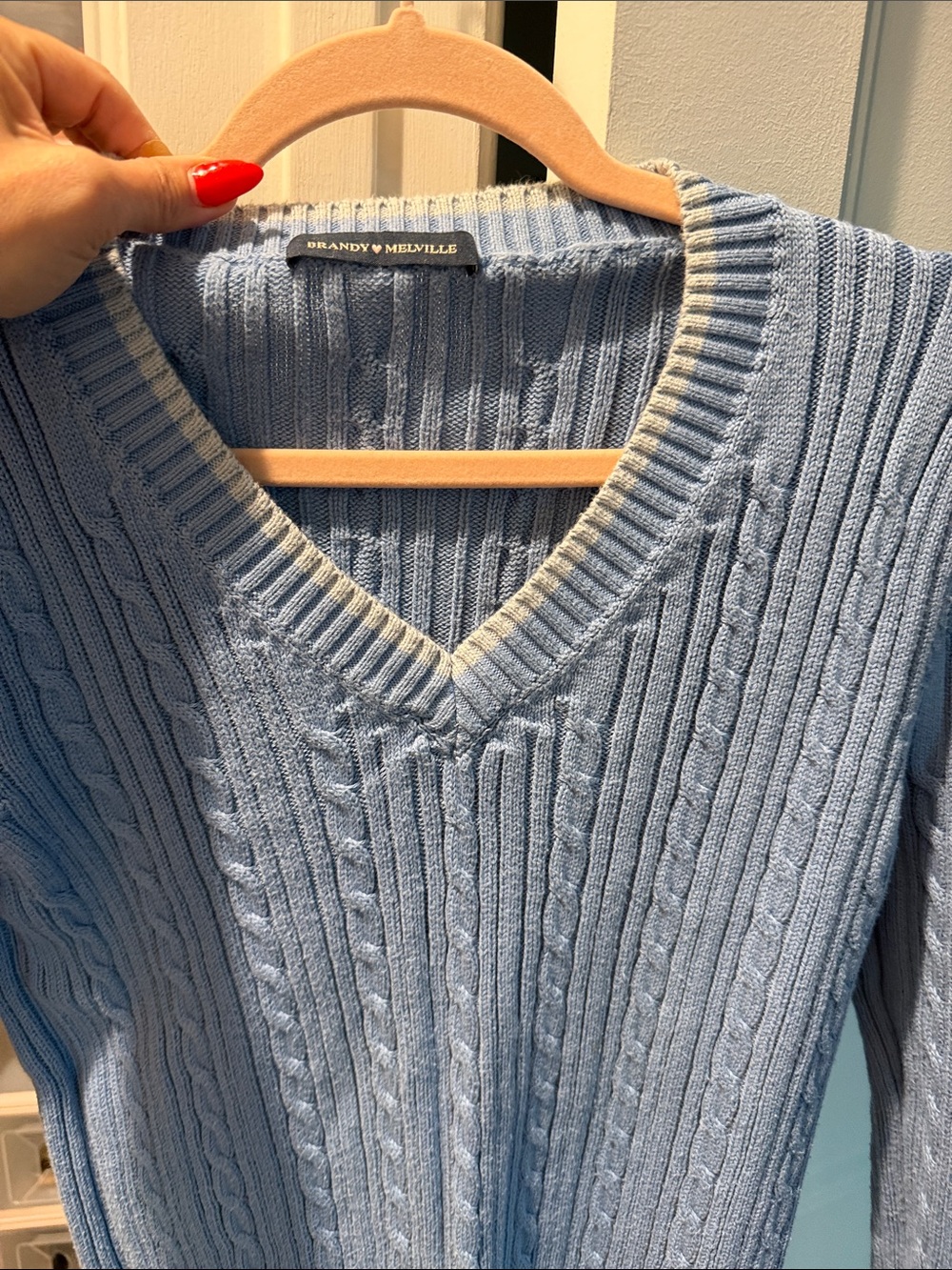 Brandy Melville Pale Blue Cable Knit V-Neck Sweater - Picture 4 of 4